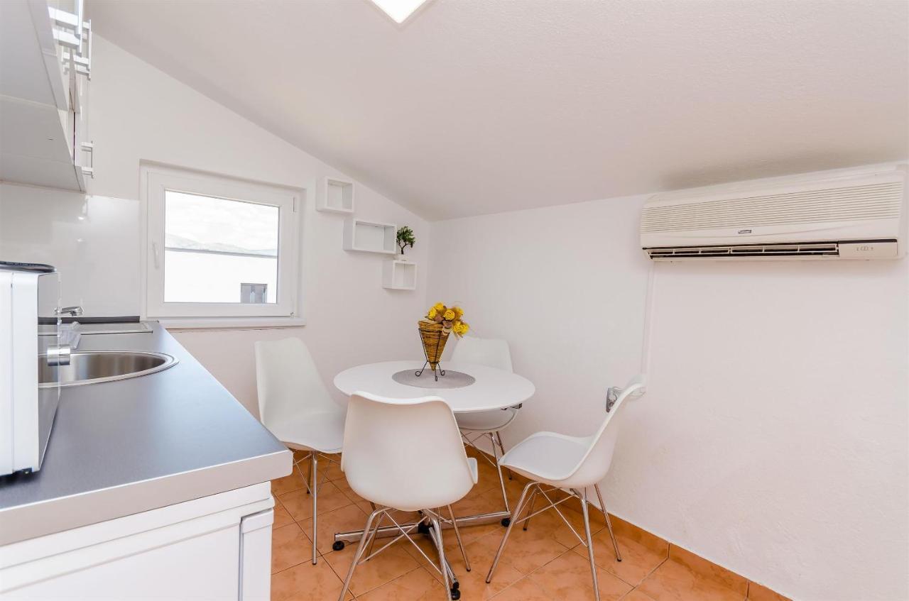 Apartment Ljubica Okrug Gornji Eksteriør bilde