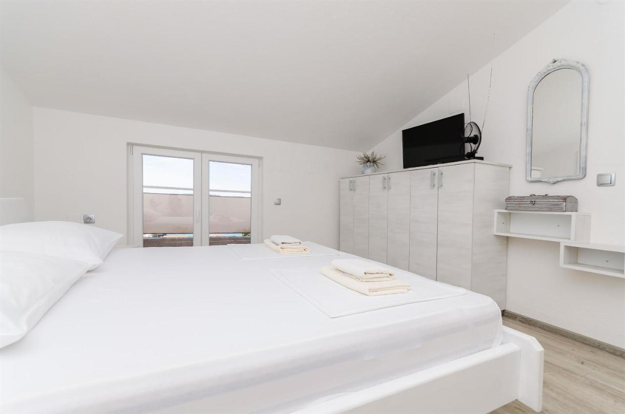 Apartment Ljubica Okrug Gornji Eksteriør bilde